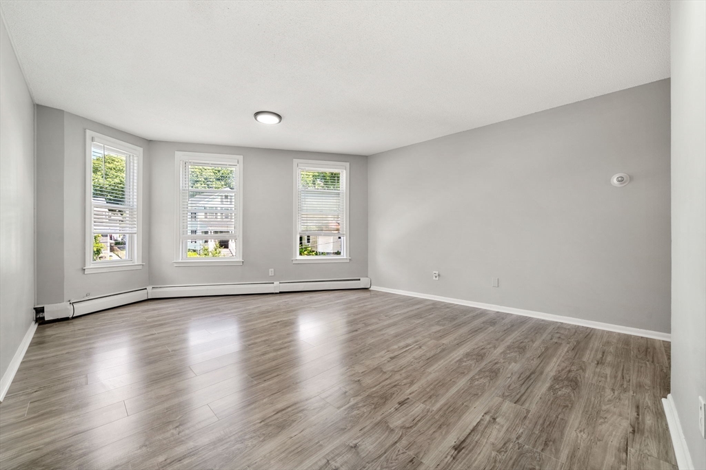 35 Pond St Property Photo 10