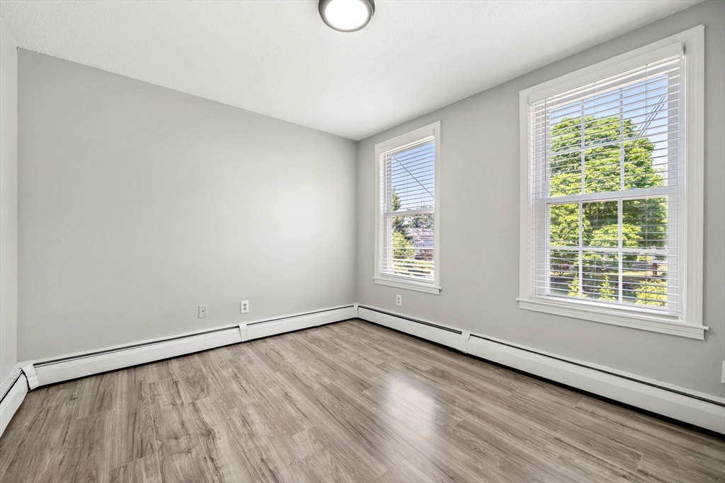 35 Pond St Property Photo 12