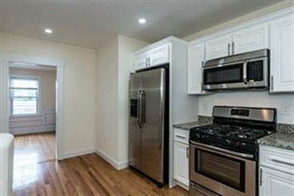 51 Leamington Rd # 2 Property Photo 2