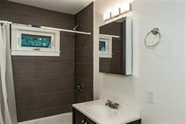 51 Leamington Rd # 2 Property Photo 6
