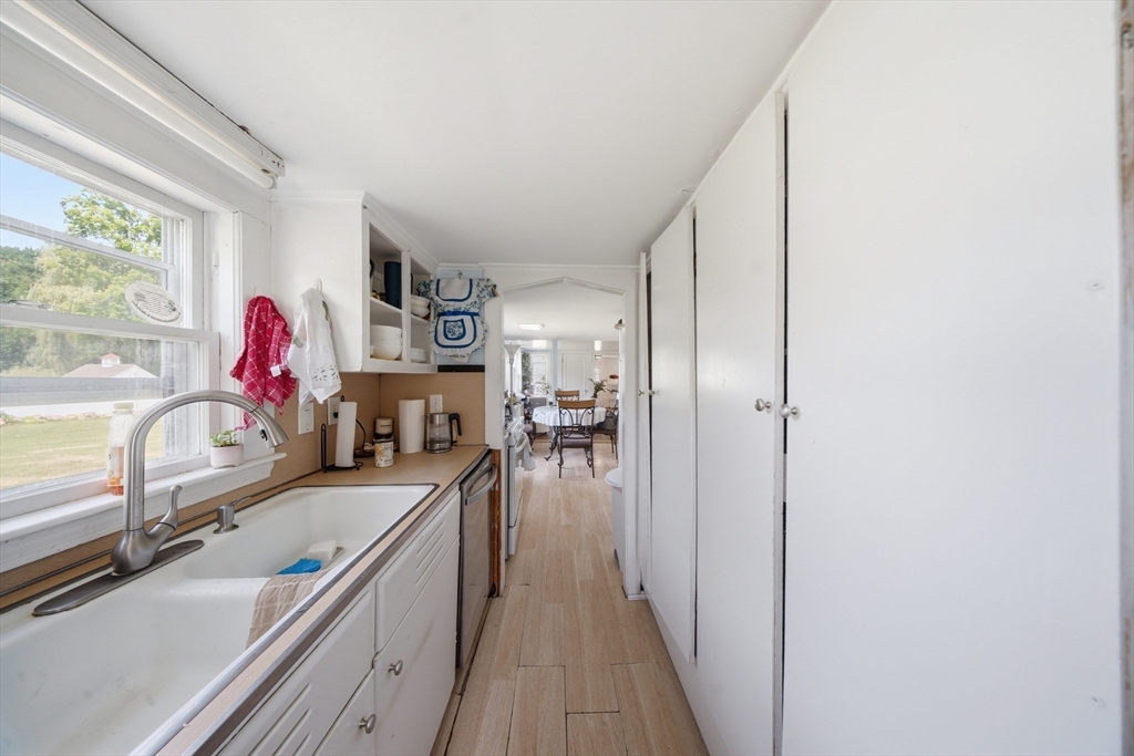 62 Pleasant St Property Photo 10