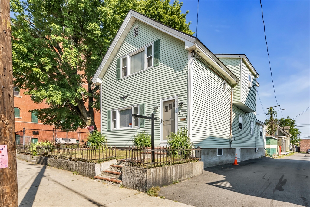 378 Haverhill St Property Photo 2