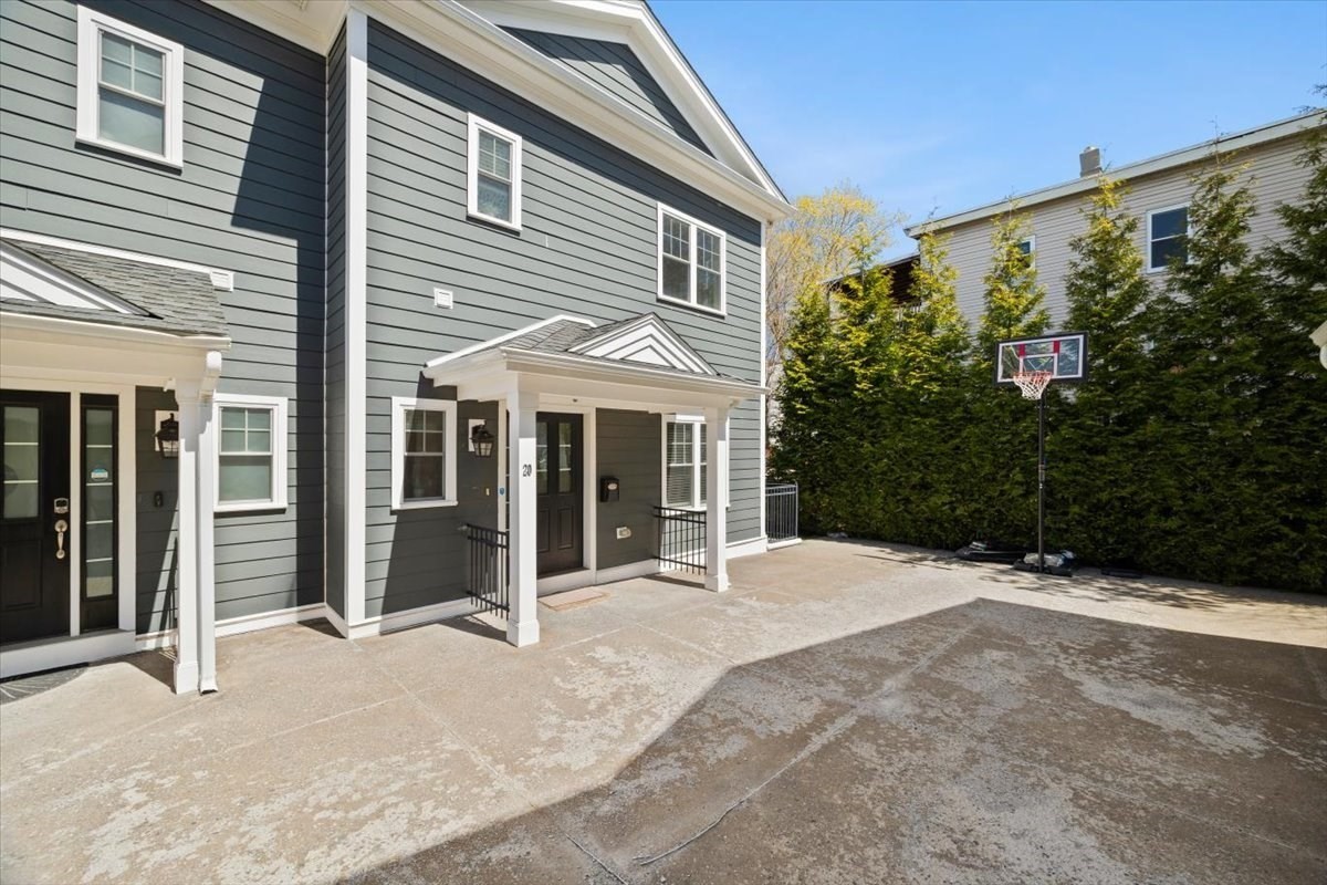 20 Dalby St # 20 Property Photo 2