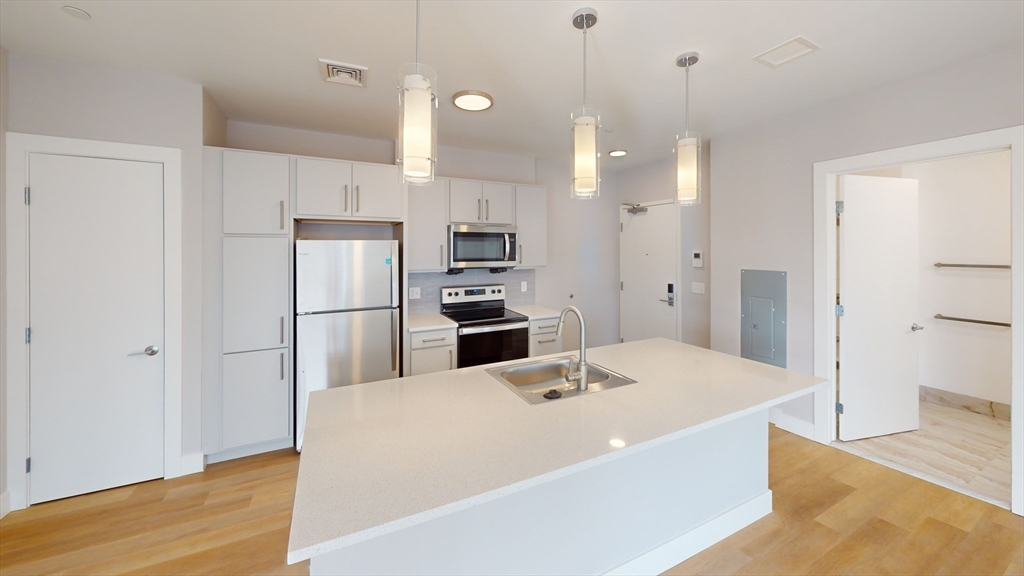 250 Cente # 510 Property Photo 5