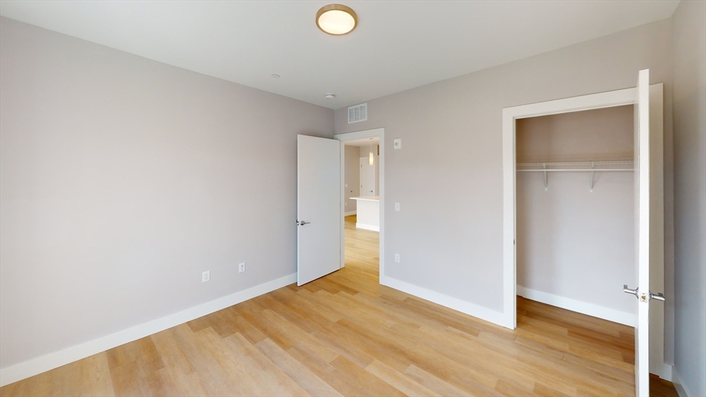 250 Cente # 510 Property Photo 7