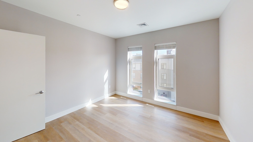 250 Cente # 510 Property Photo 8