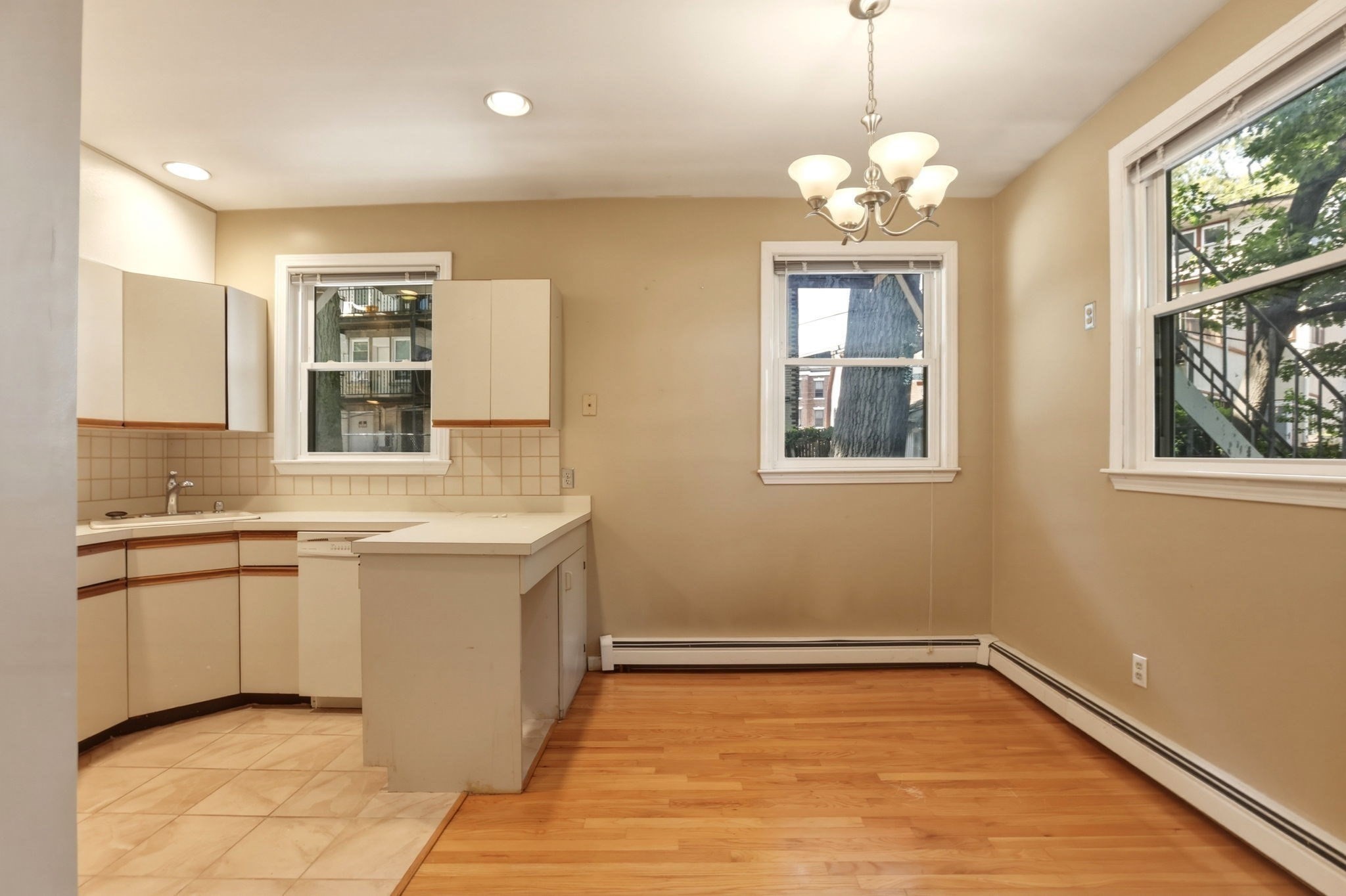 127 Kilsyth Rd # 3 Property Photo 12