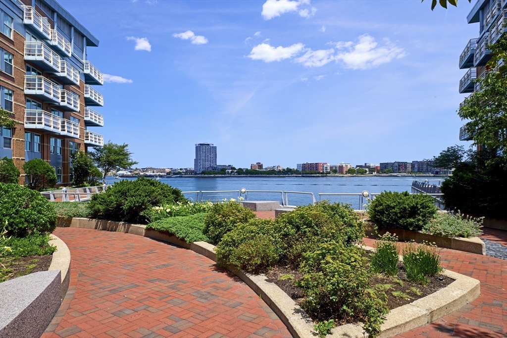 3 Battery Wharf # 3505 Property Photo 1