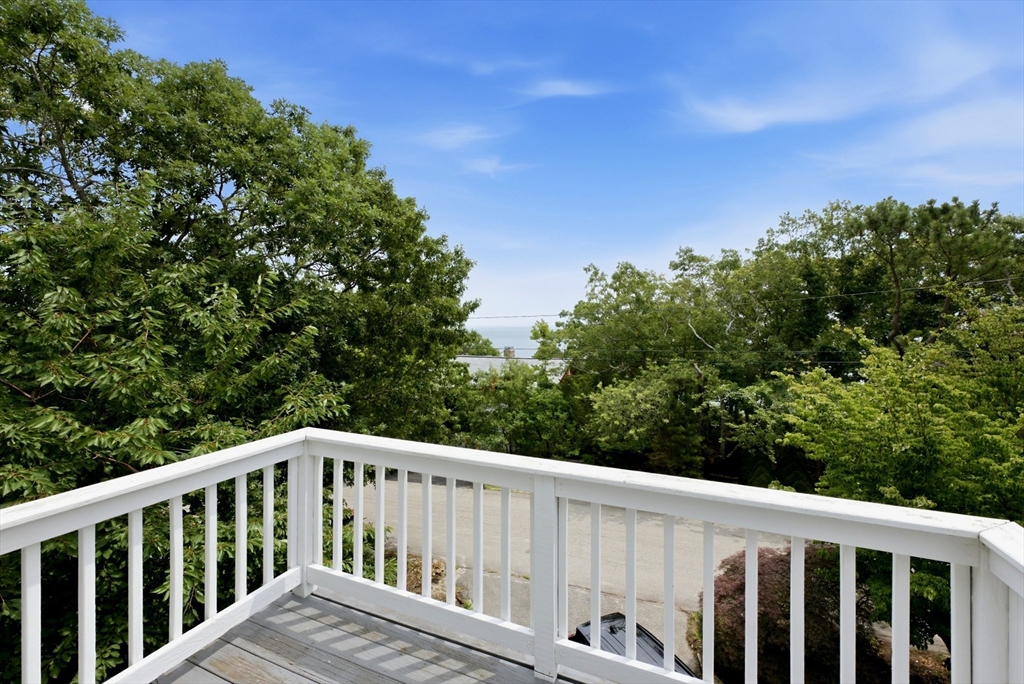 125 Shore Dr Property Photo 4