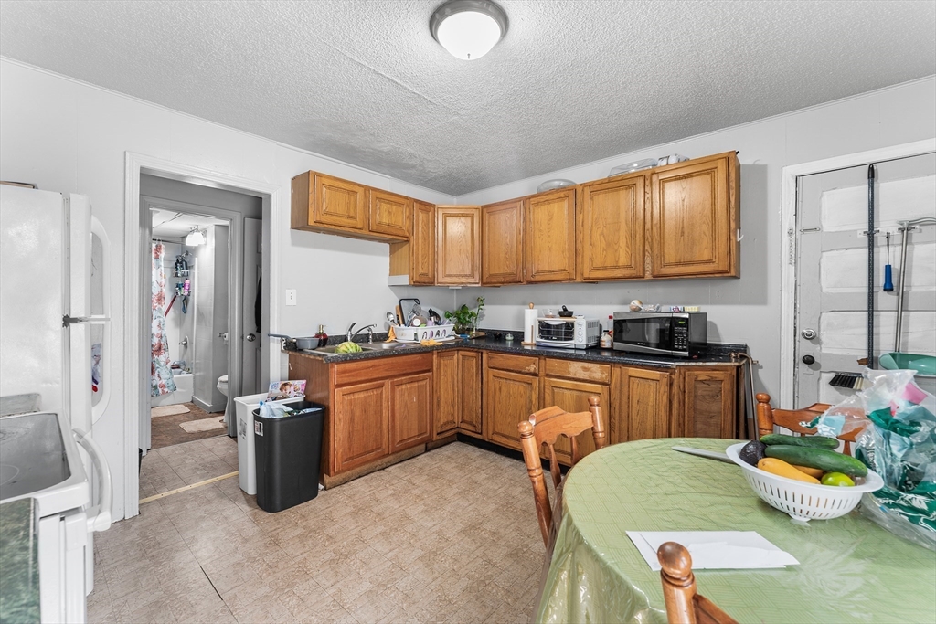 13-15 Cass St Property Photo 4