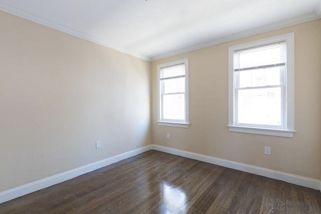 4803 Washington St # 3 Property Photo 9