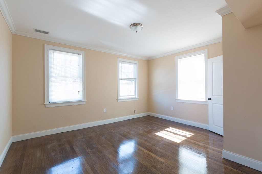 4803 Washington St # 3 Property Photo 10
