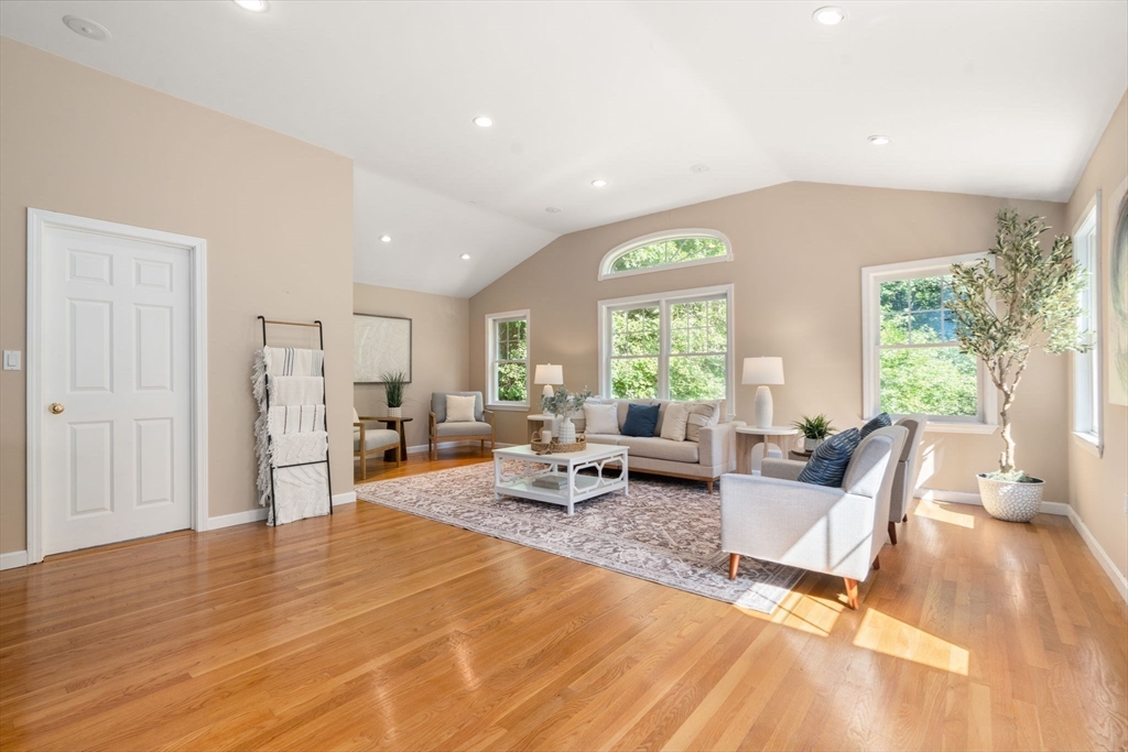 45 Needham Street Property Photo 22