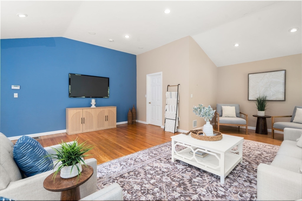 45 Needham Street Property Photo 27