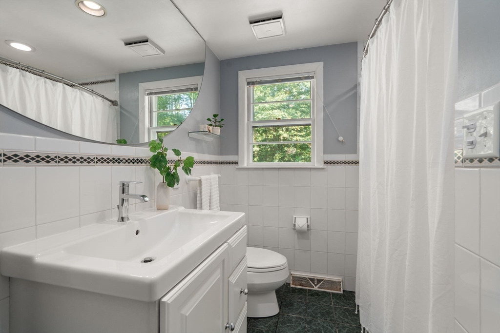 45 Needham Street Property Photo 33