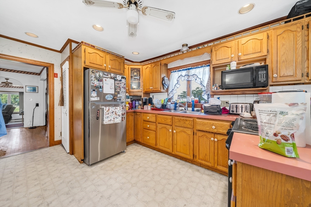 4 Fairview Ave Property Photo 10