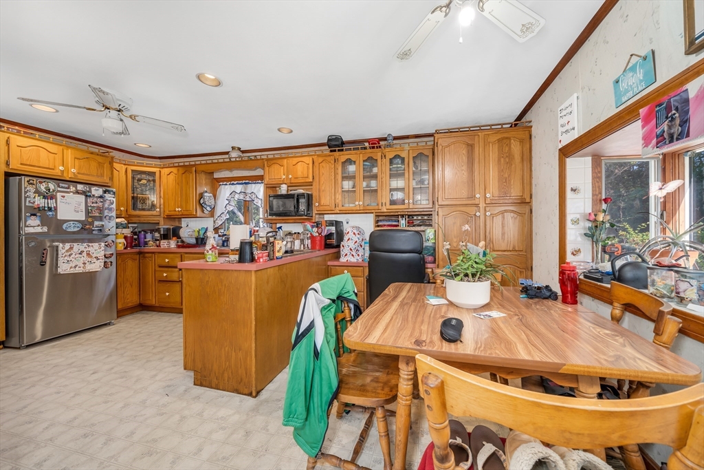 4 Fairview Ave Property Photo 14