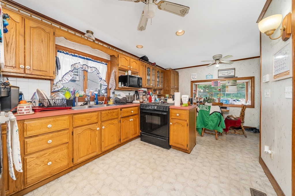 4 Fairview Ave Property Photo 15