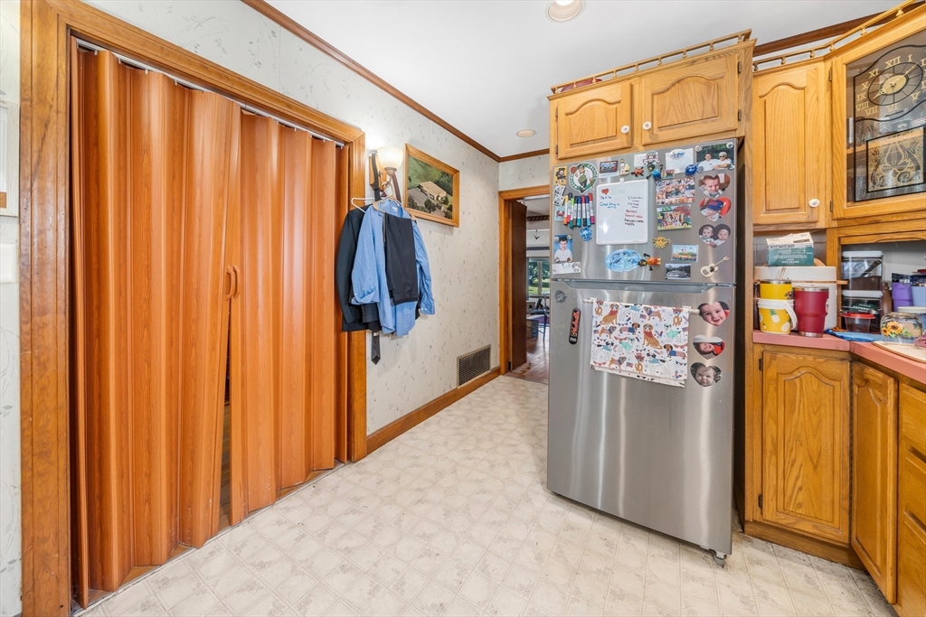 4 Fairview Ave Property Photo 16