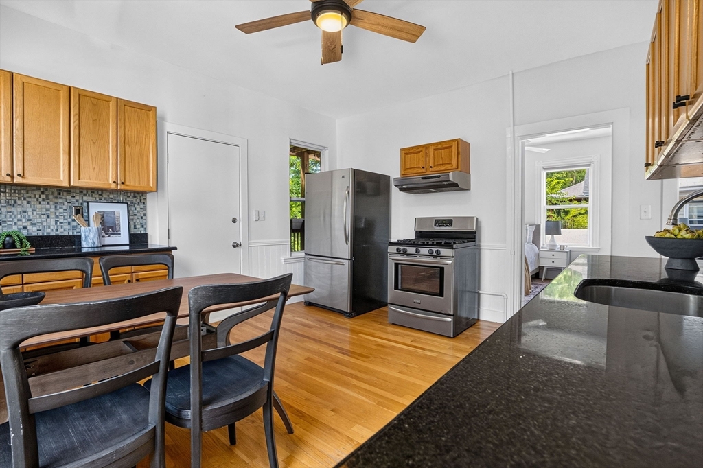 6 Kenney St # B Property Photo 9