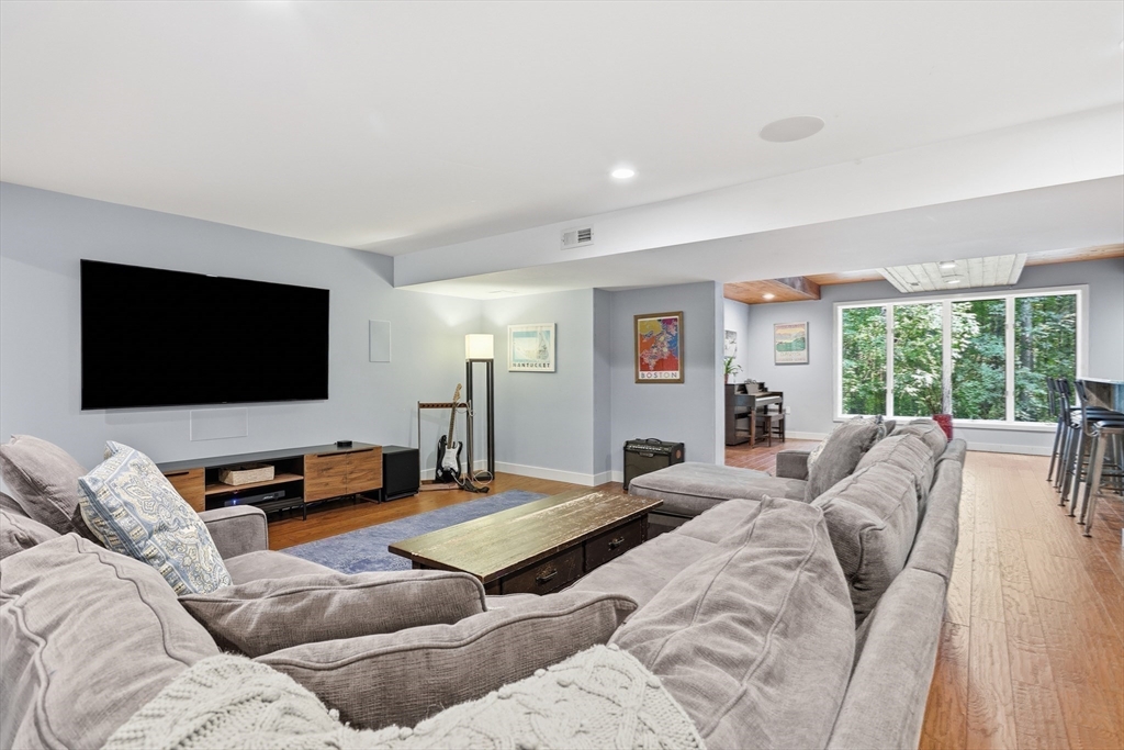 15 Larch Road Property Photo 35