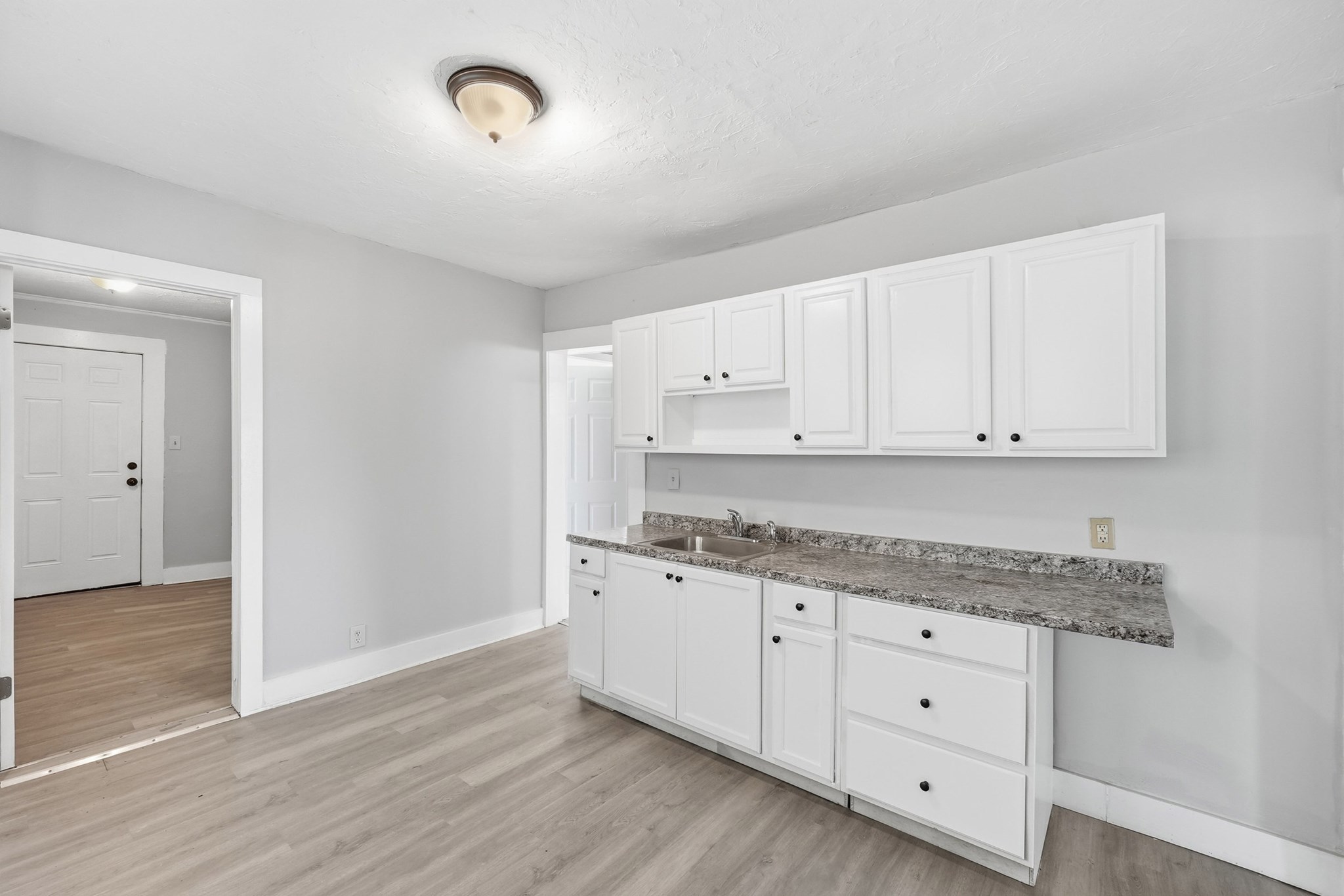 2 Ely St Property Photo 6
