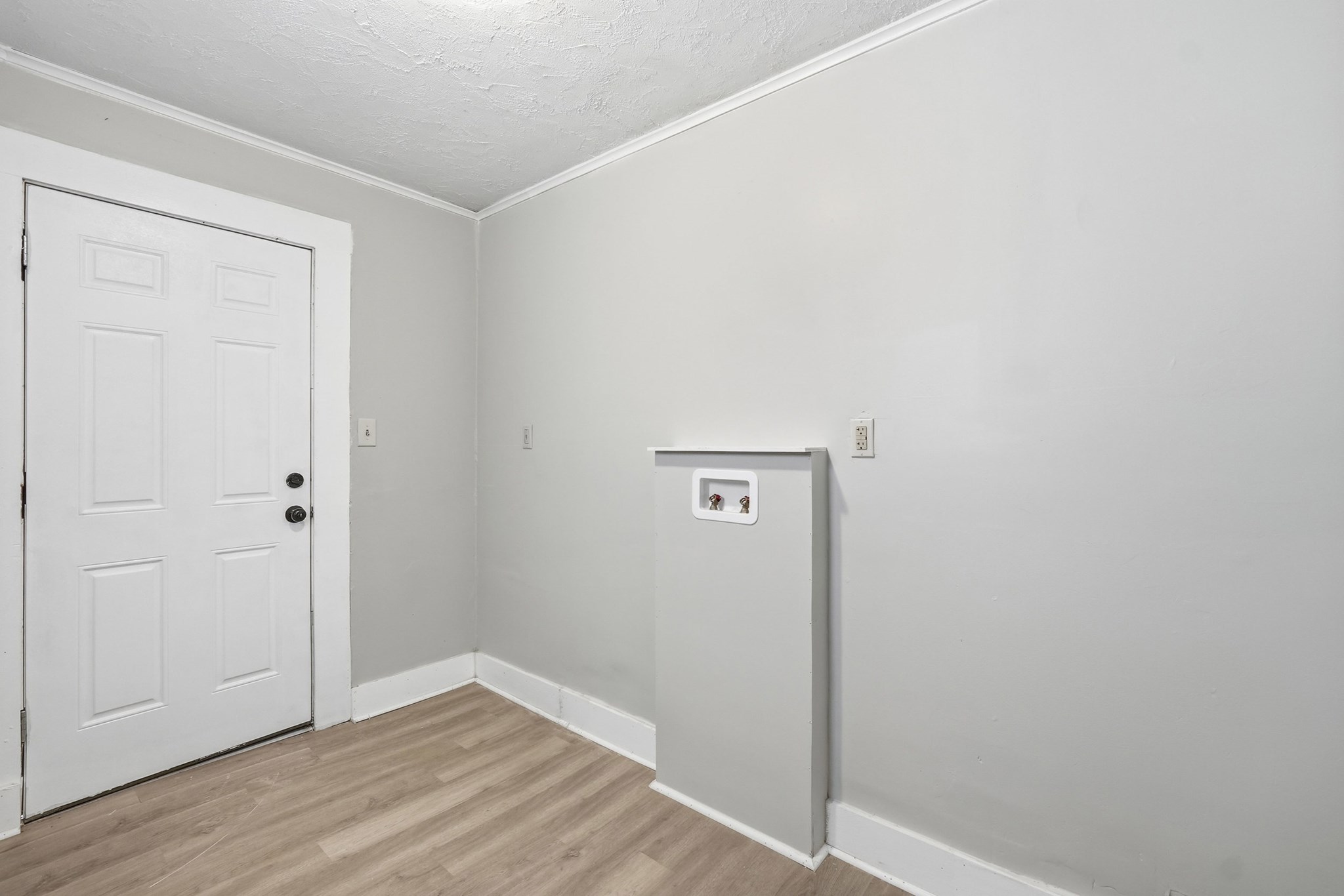 2 Ely St Property Photo 9