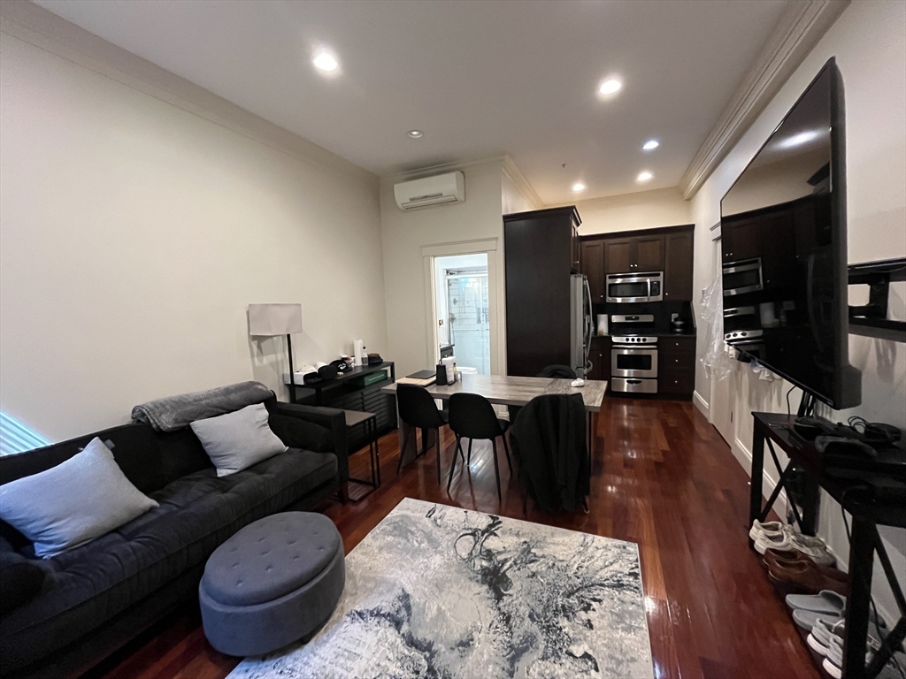 170 Saint Botolph Street # 4 Property Photo 1