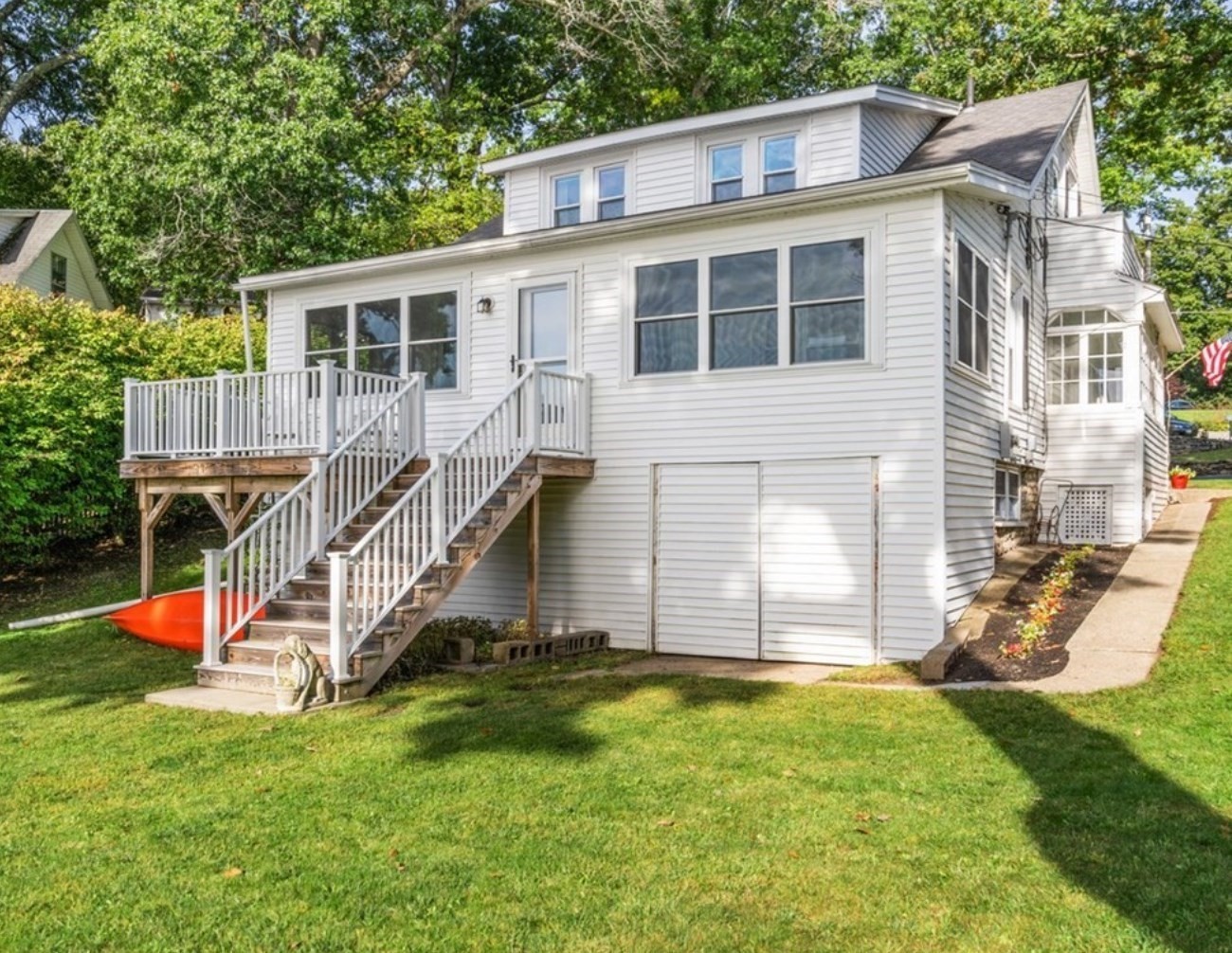 6 Davis Way Property Photo 3