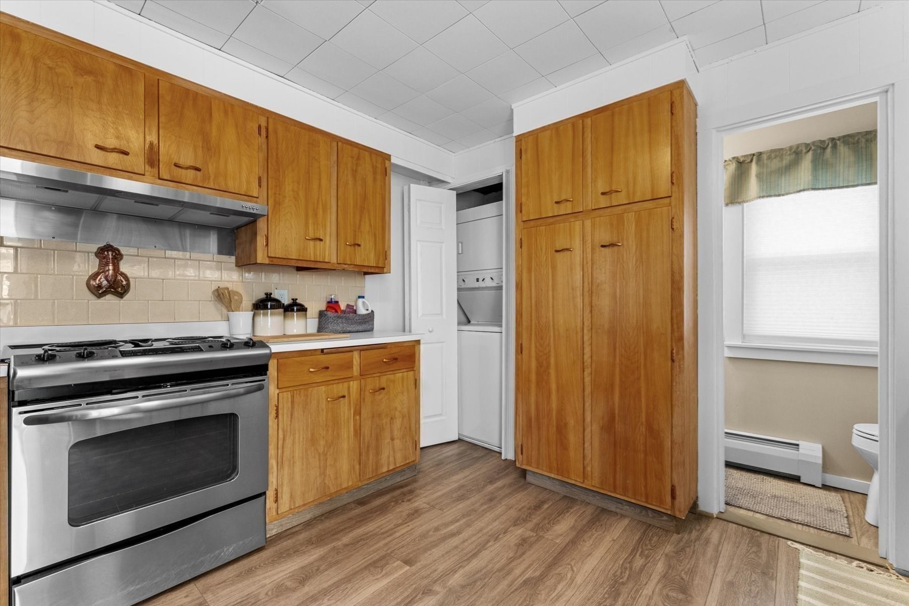 6 Davis Way Property Photo 8