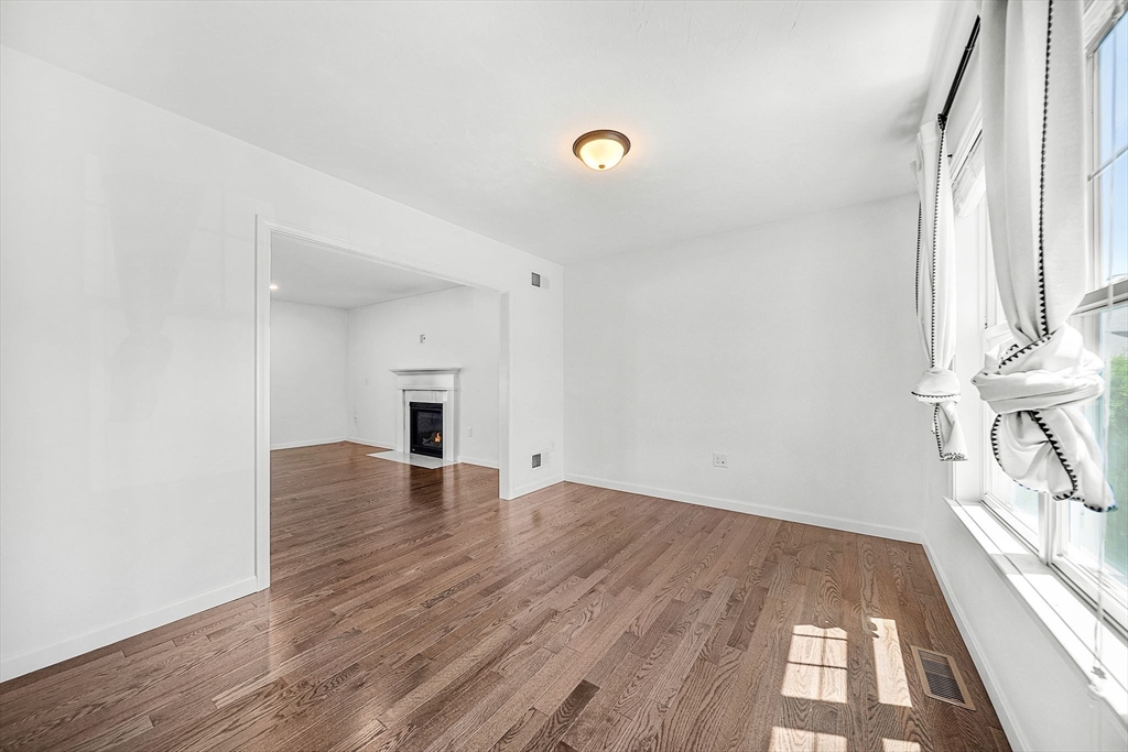 34 Pratt Ave Property Photo 8