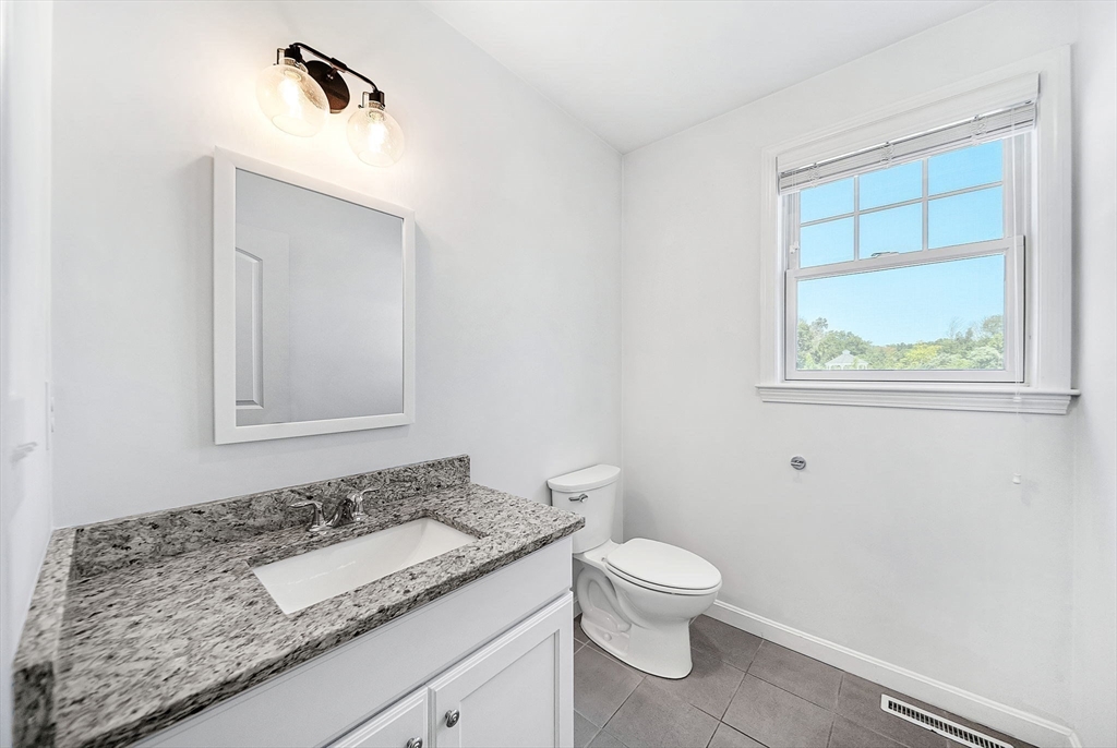 34 Pratt Ave Property Photo 10