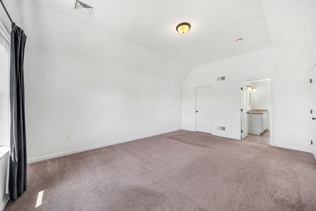 34 Pratt Ave Property Photo 11