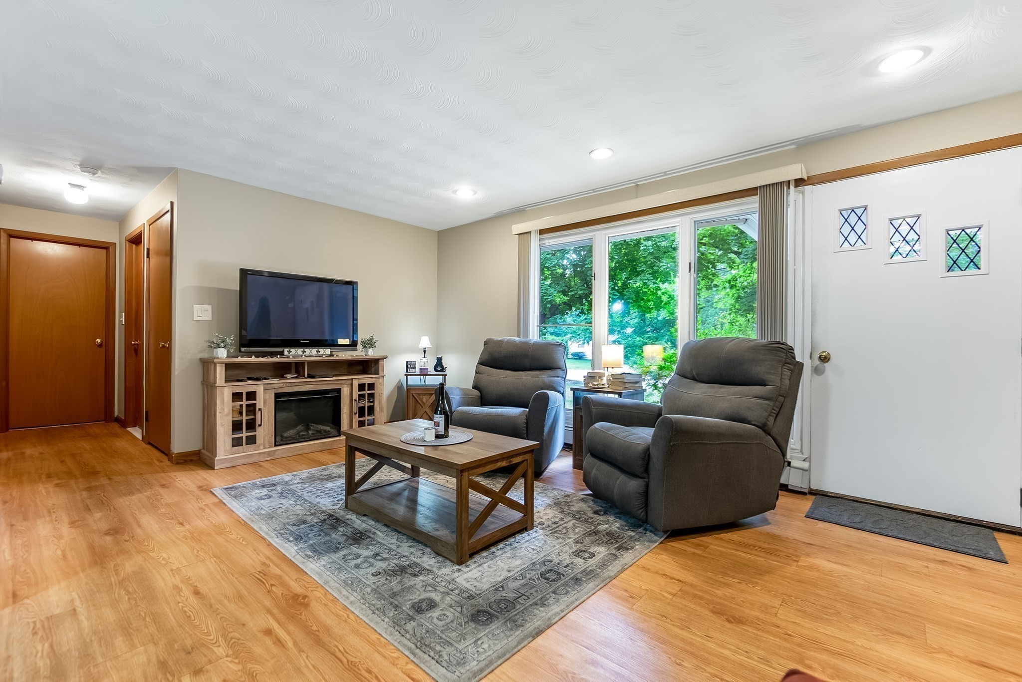 64 Hemenway Rd Property Photo 4