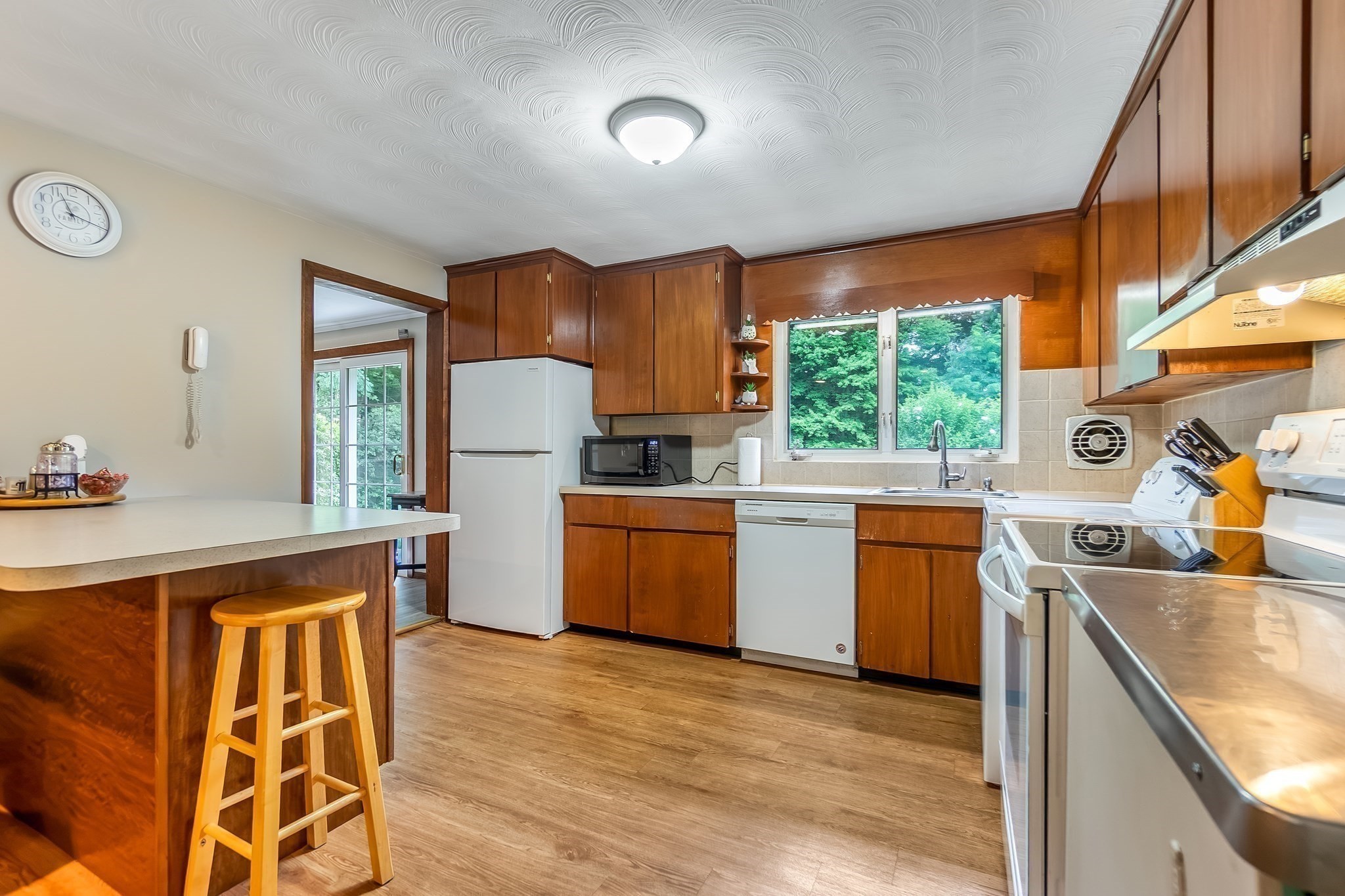 64 Hemenway Rd Property Photo 8