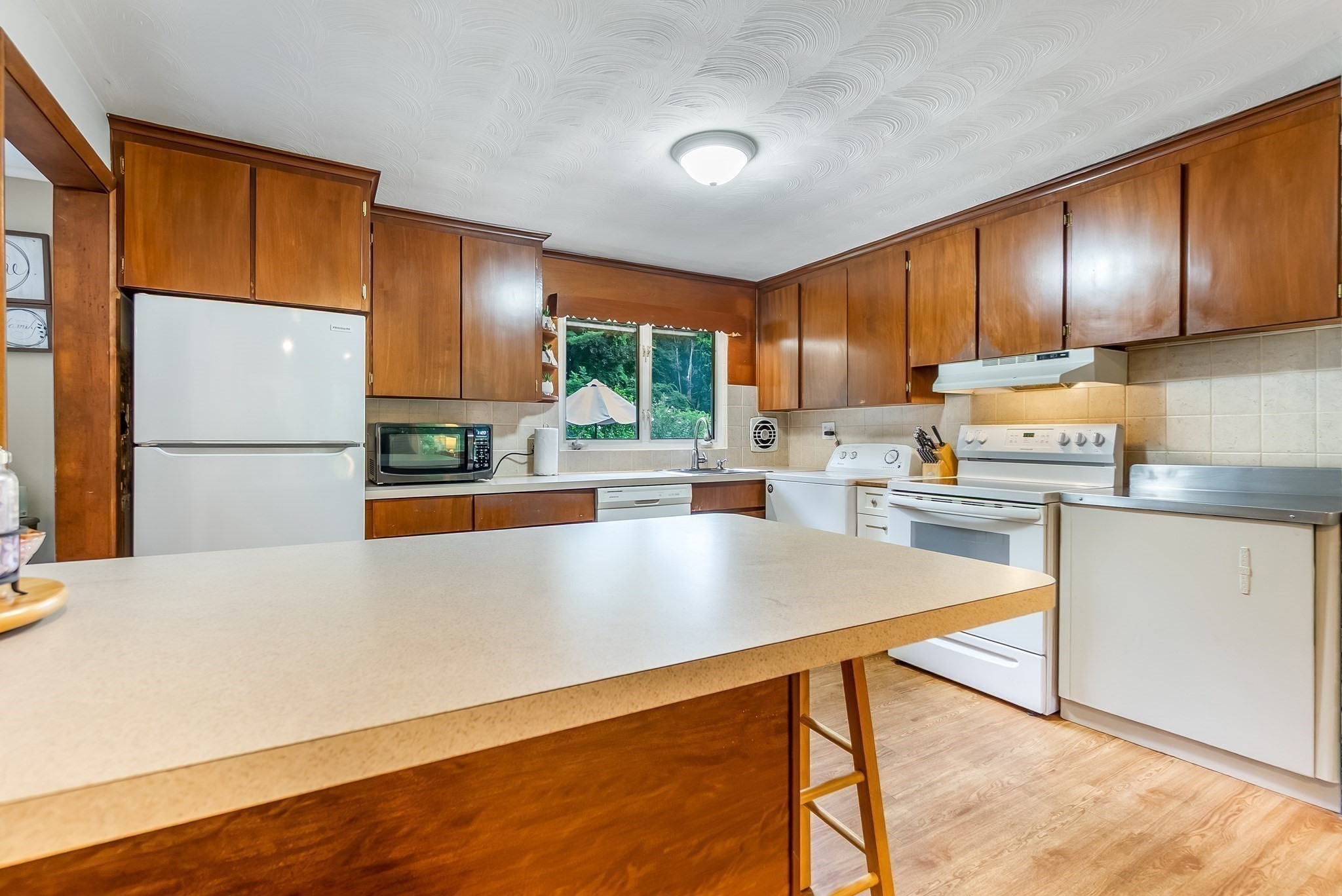 64 Hemenway Rd Property Photo 9