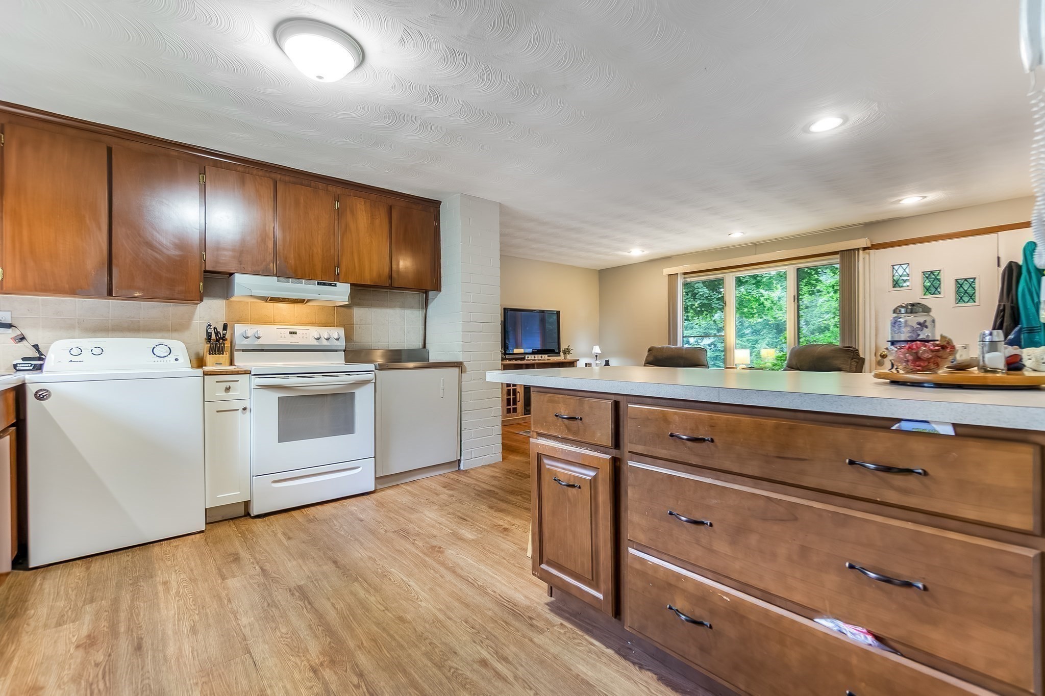 64 Hemenway Rd Property Photo 10