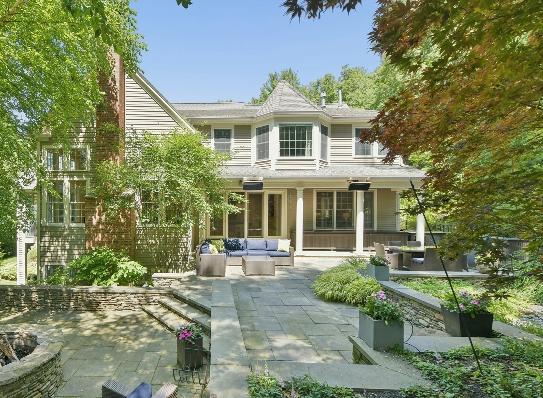 63 Old East St Property Photo 1