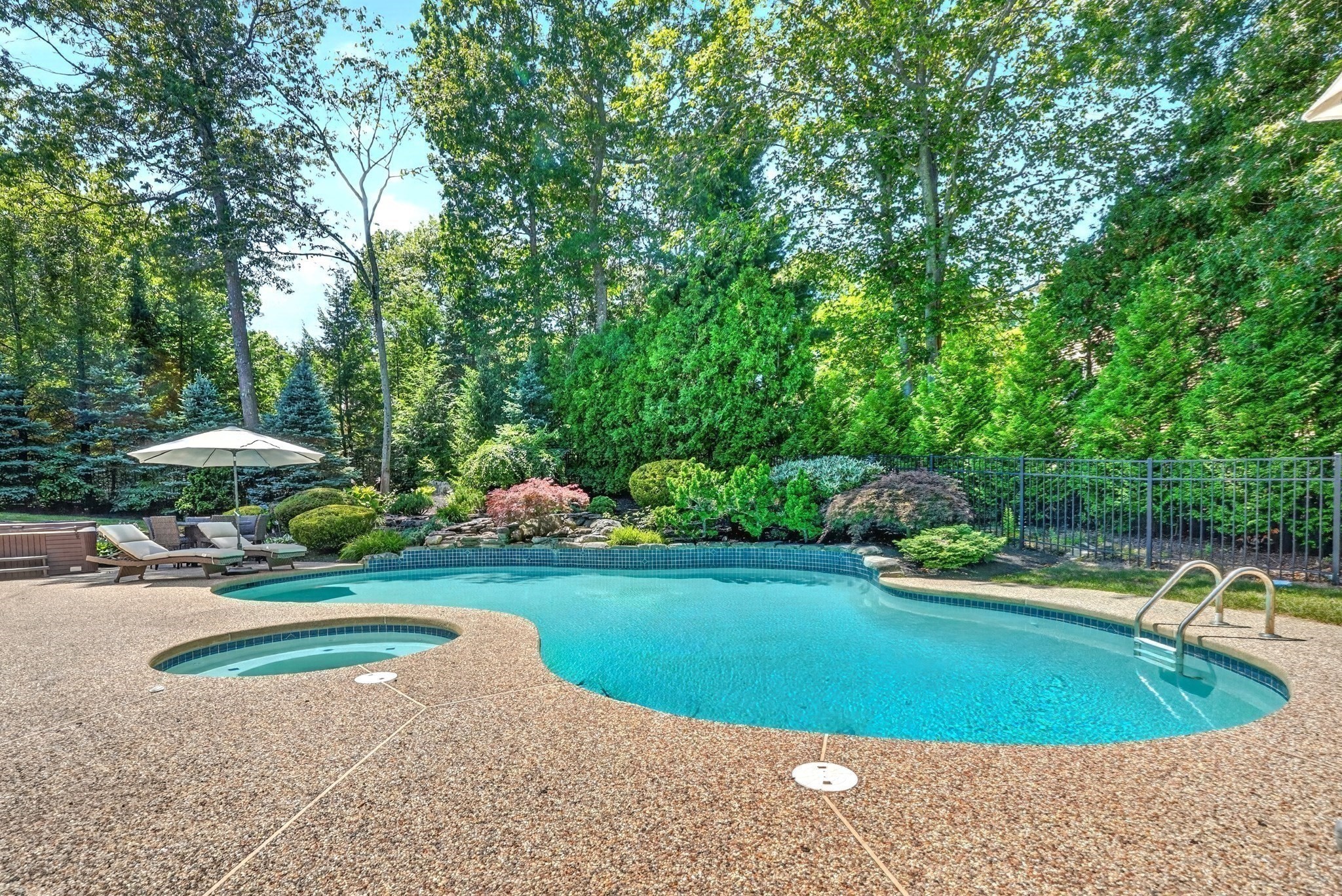 2 Goldman Cir Property Photo 31