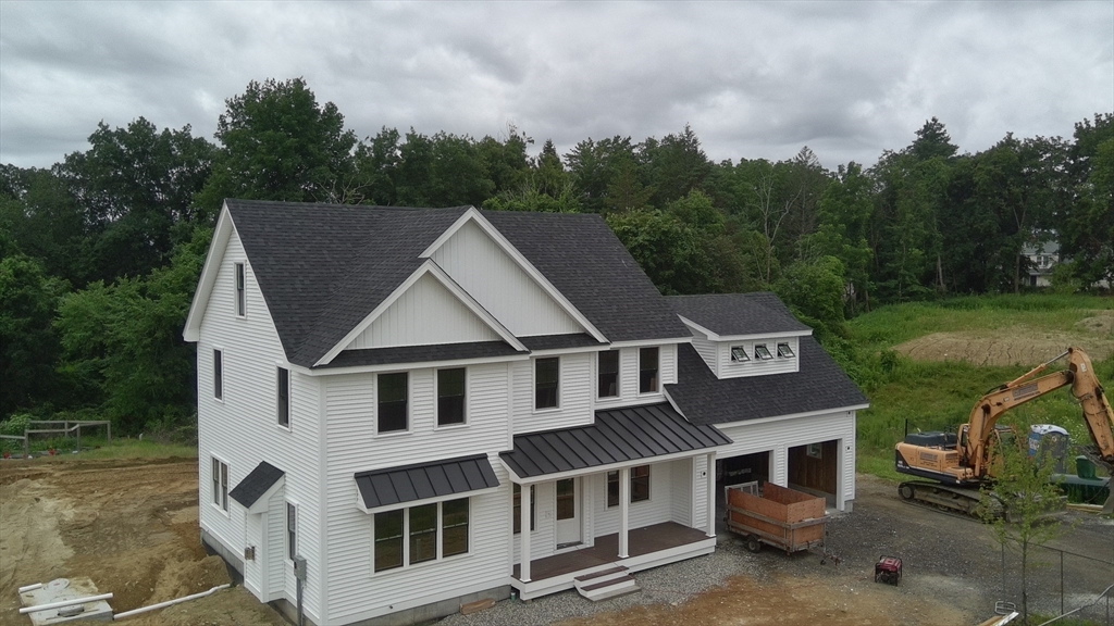 6 Katie Ln Property Photo 3