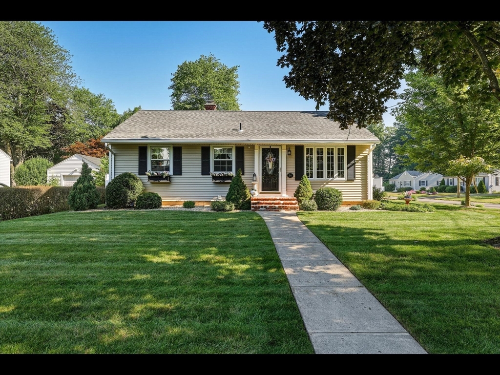 36 Helen Cir Property Photo 1