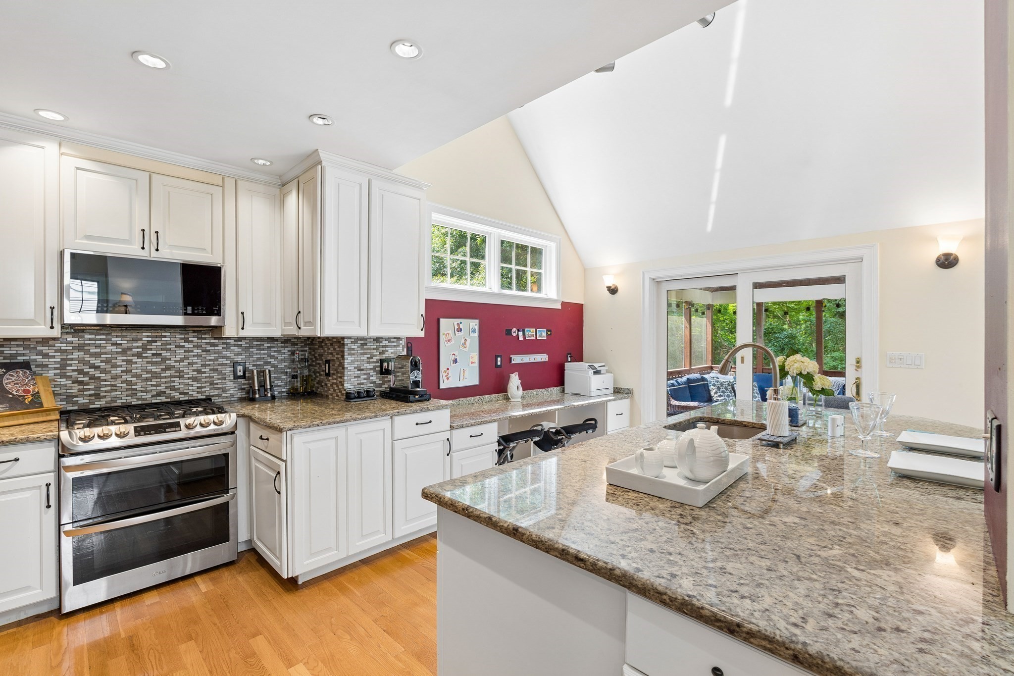 136 Davis Road Property Photo 3