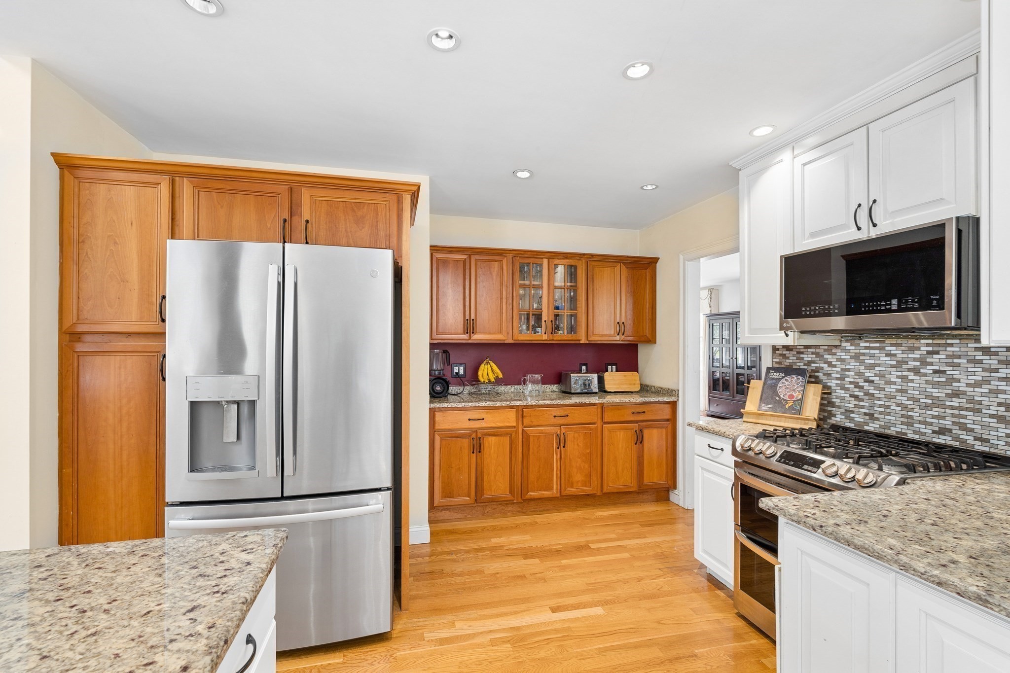 136 Davis Road Property Photo 4