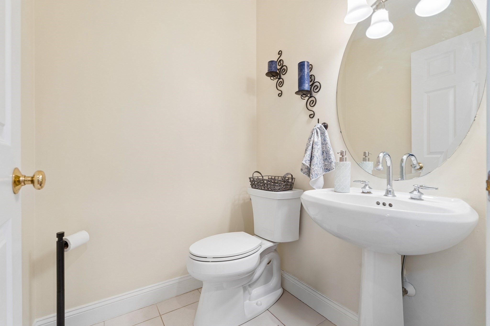 136 Davis Road Property Photo 11