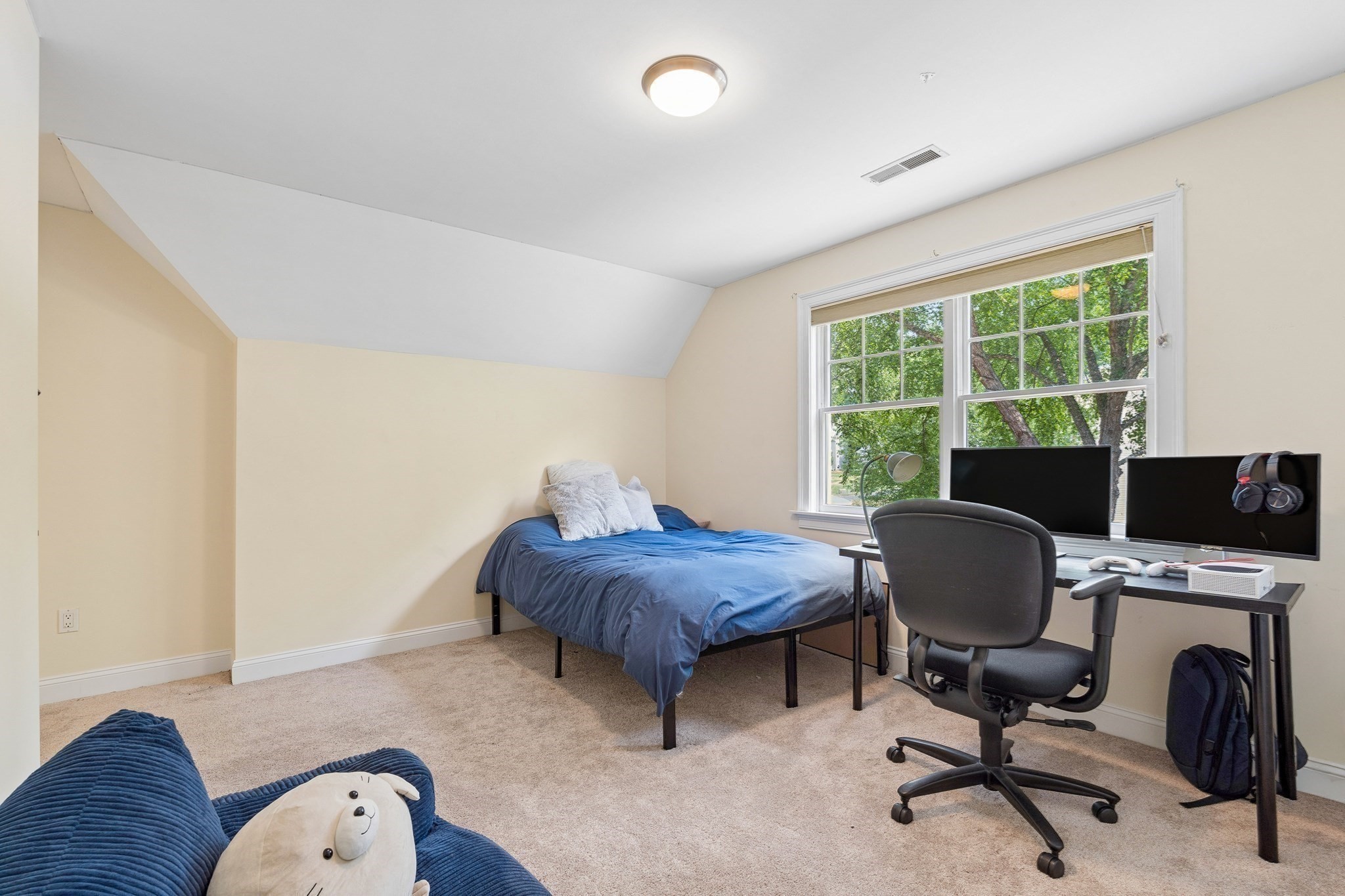 136 Davis Road Property Photo 23