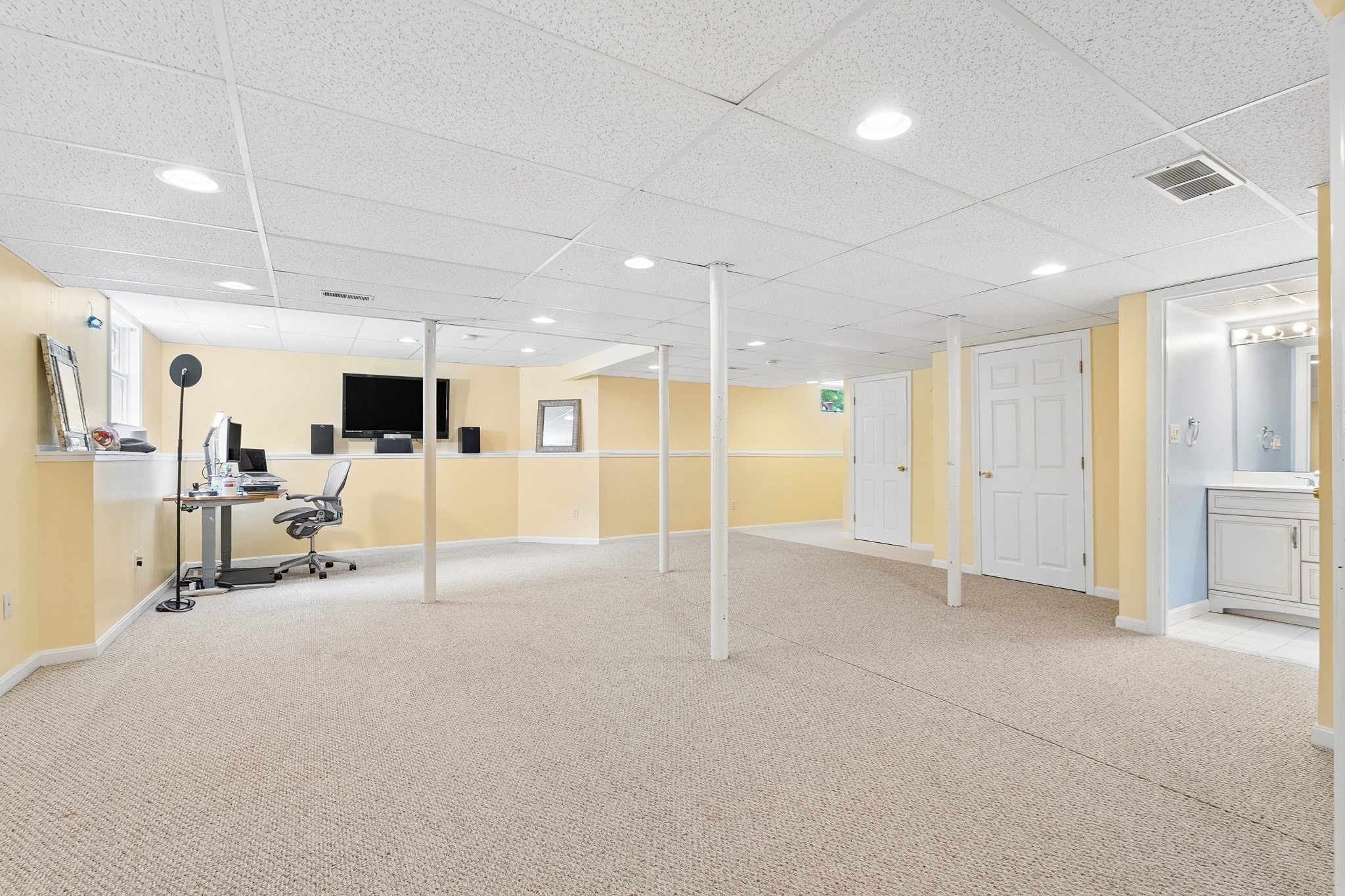 136 Davis Road Property Photo 33