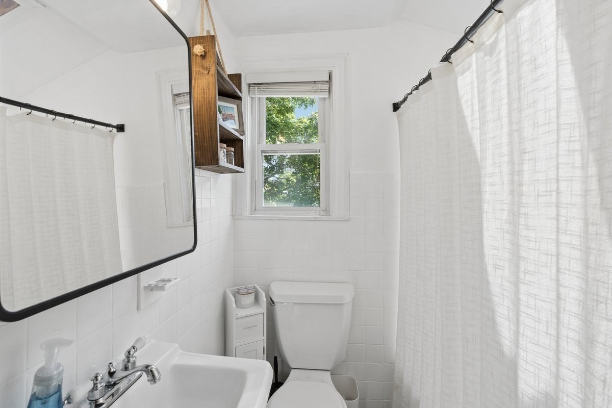 55 King # 3 Property Photo 14