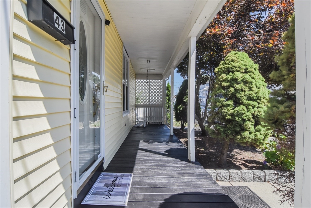 43 Warren St Property Photo 2