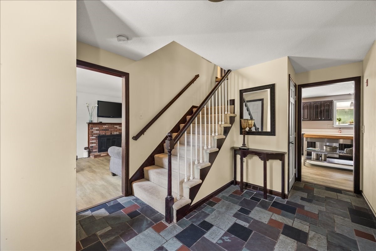 9 Fort Apache Dr Property Photo 5