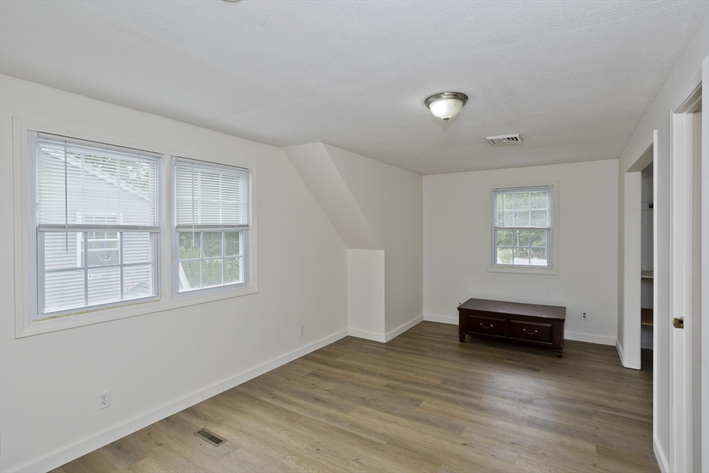 70 Yeoman Avenue Property Photo 21